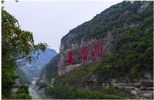 醬酒“突圍戰(zhàn)”：茅臺漲價(jià)、習(xí)酒沖百億、貴州安酒推新